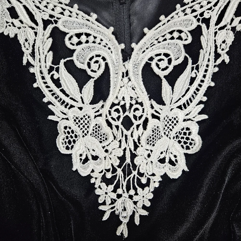 Vintage 80s Gunne Sax By Jessica McClinton Lace Collar Black Velvet Dress Sz 4 ? - Picture 4 of 16
